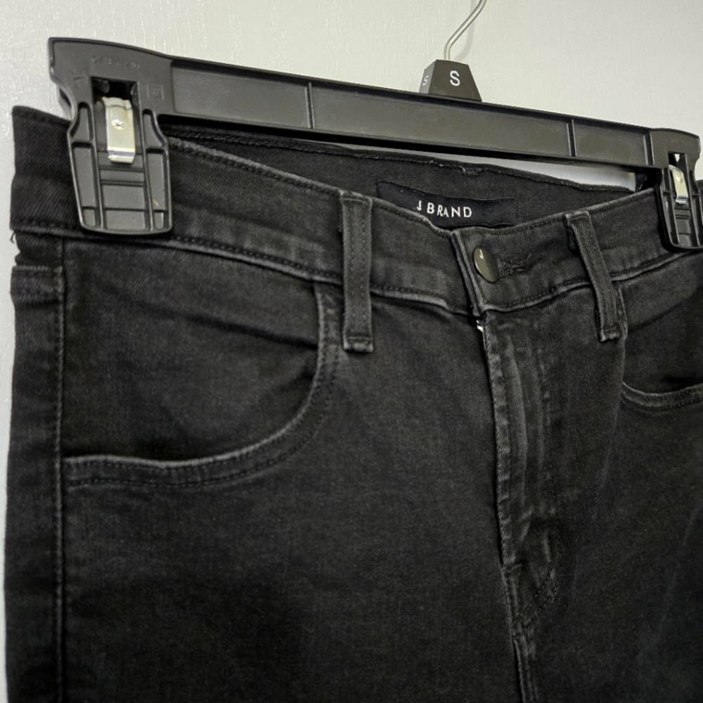 JBRAND Alana High-rise Crop with Studs